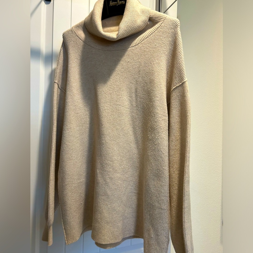 FREE PEOPLE Oversized Women’s Turtleneck Sweater in Tan/Khaki/Sand Size Medium